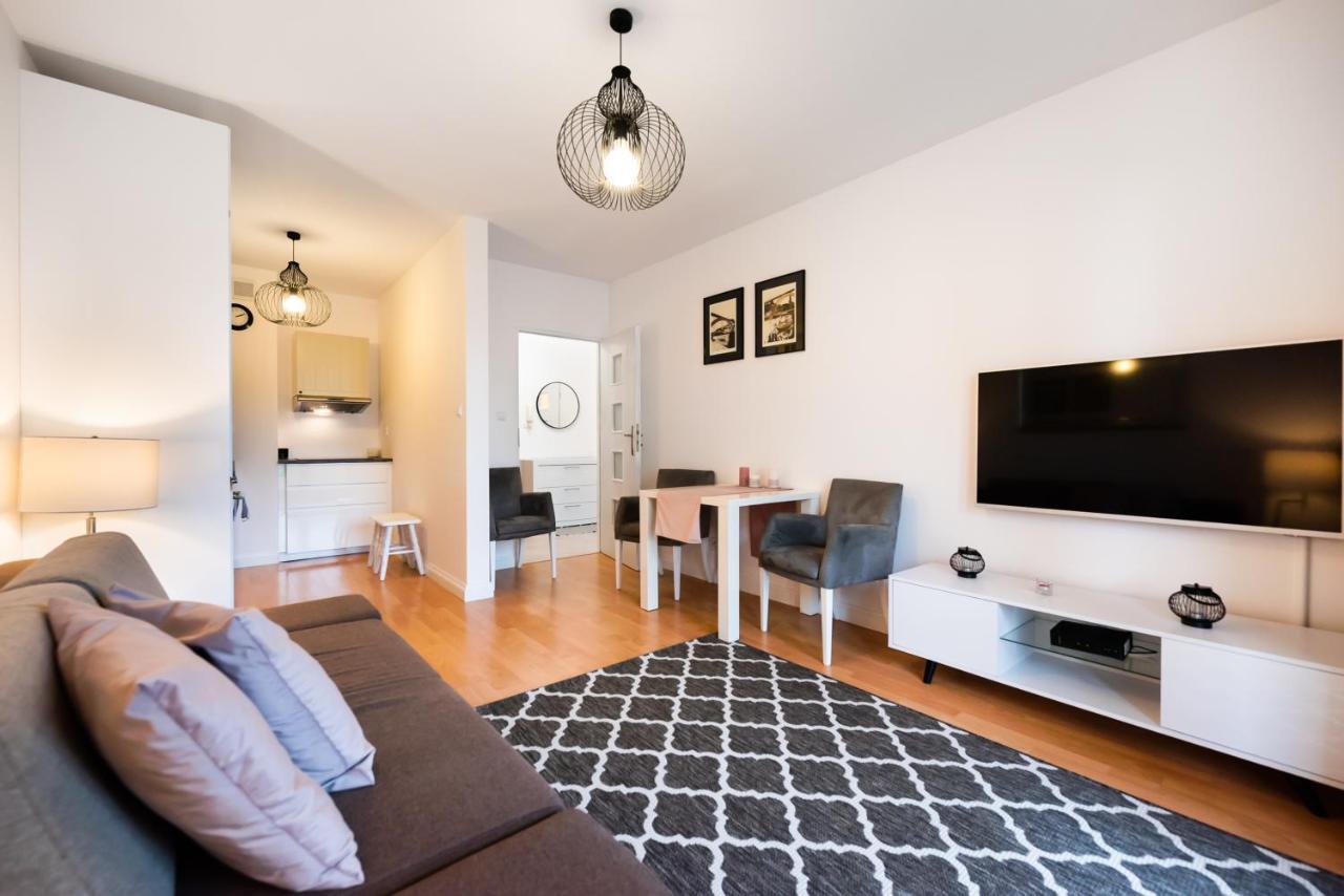 ורשה Metro Kondratowicza Velvet Apartment מראה חיצוני תמונה